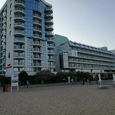 Sky High Beach Studio Apartment *